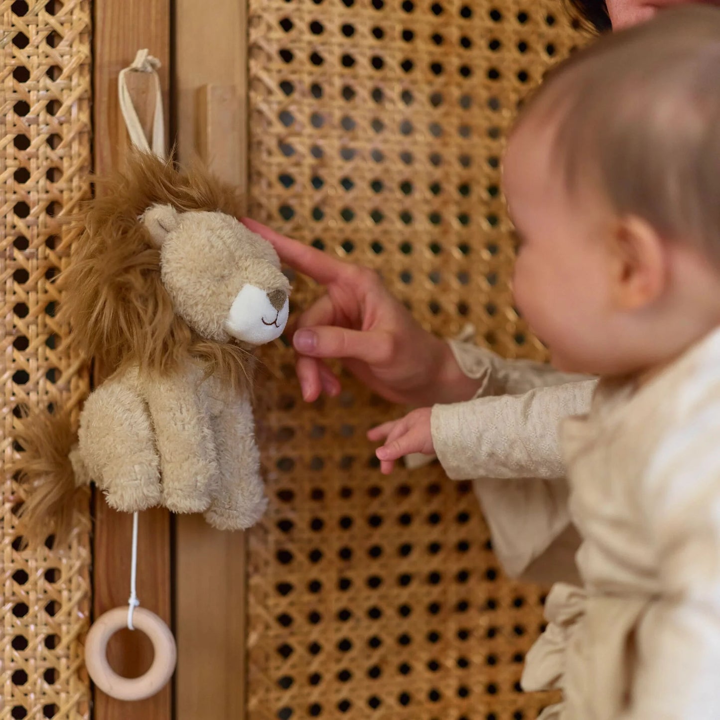 Music box Lion - Yellow