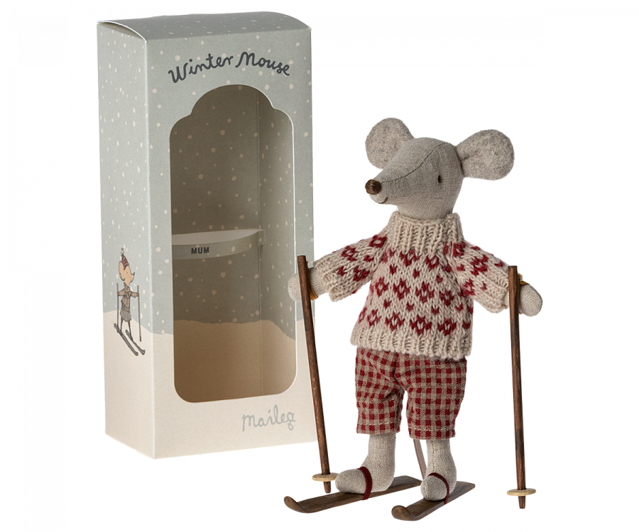 Rato de inverno com conjunto de esqui, mãe