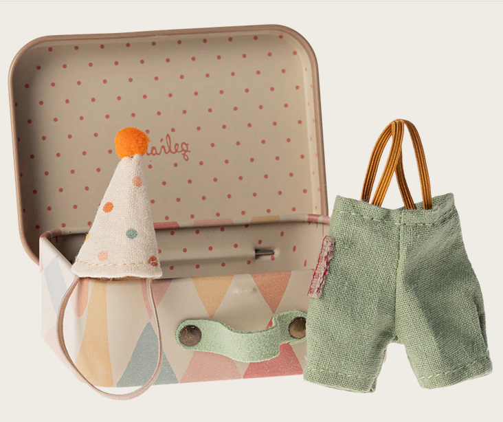 Roupas de palhaço na mala maileg, little brother mouse