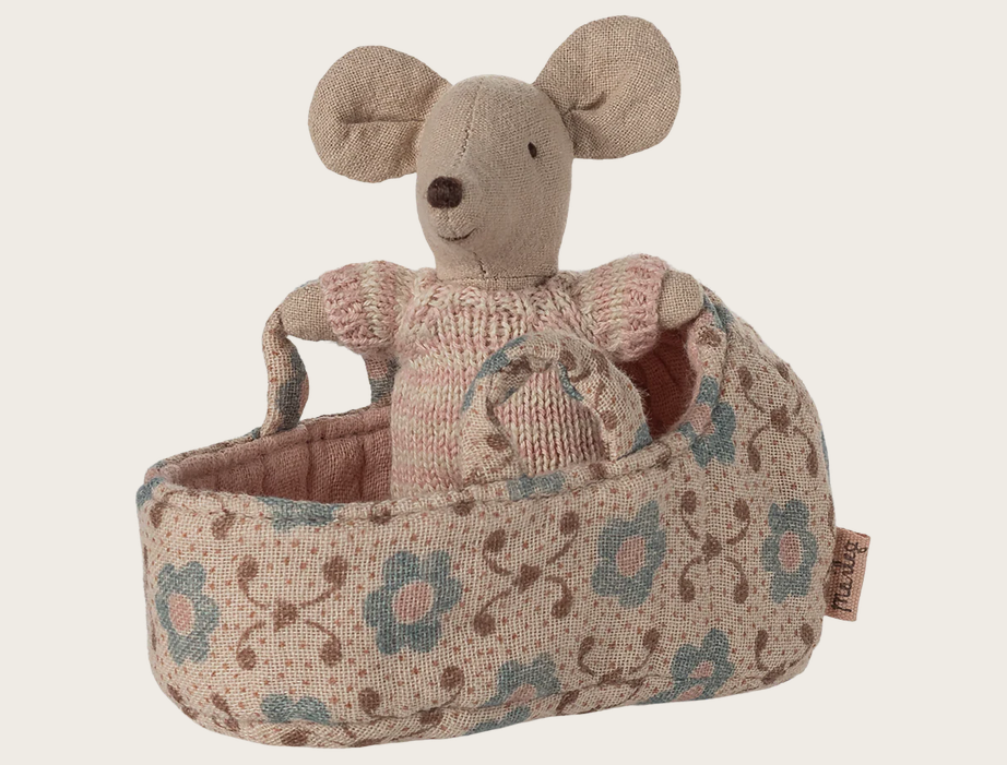 Ratinho bebé no berço Maileg - Rosa