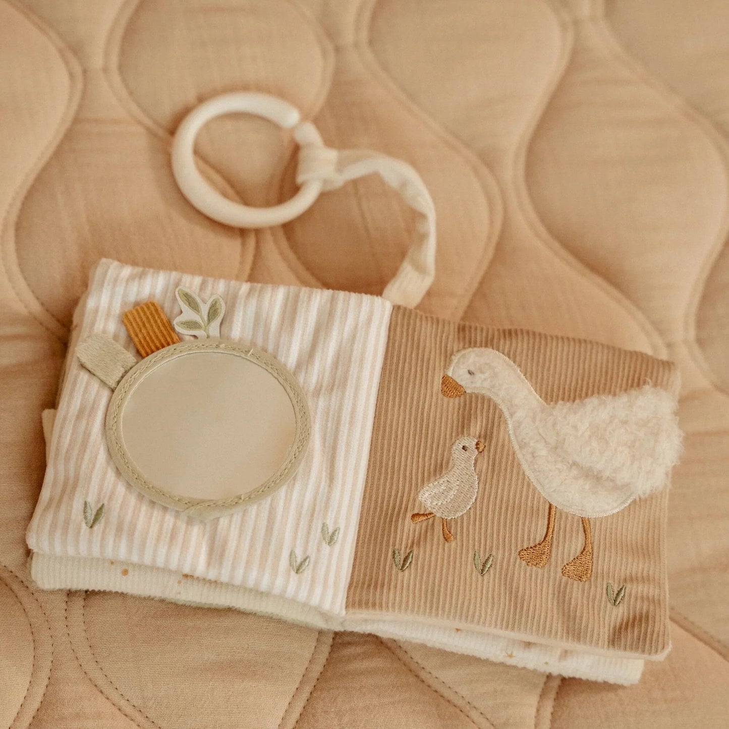 Livro de Atividade em Tecido - Newborn Naturals