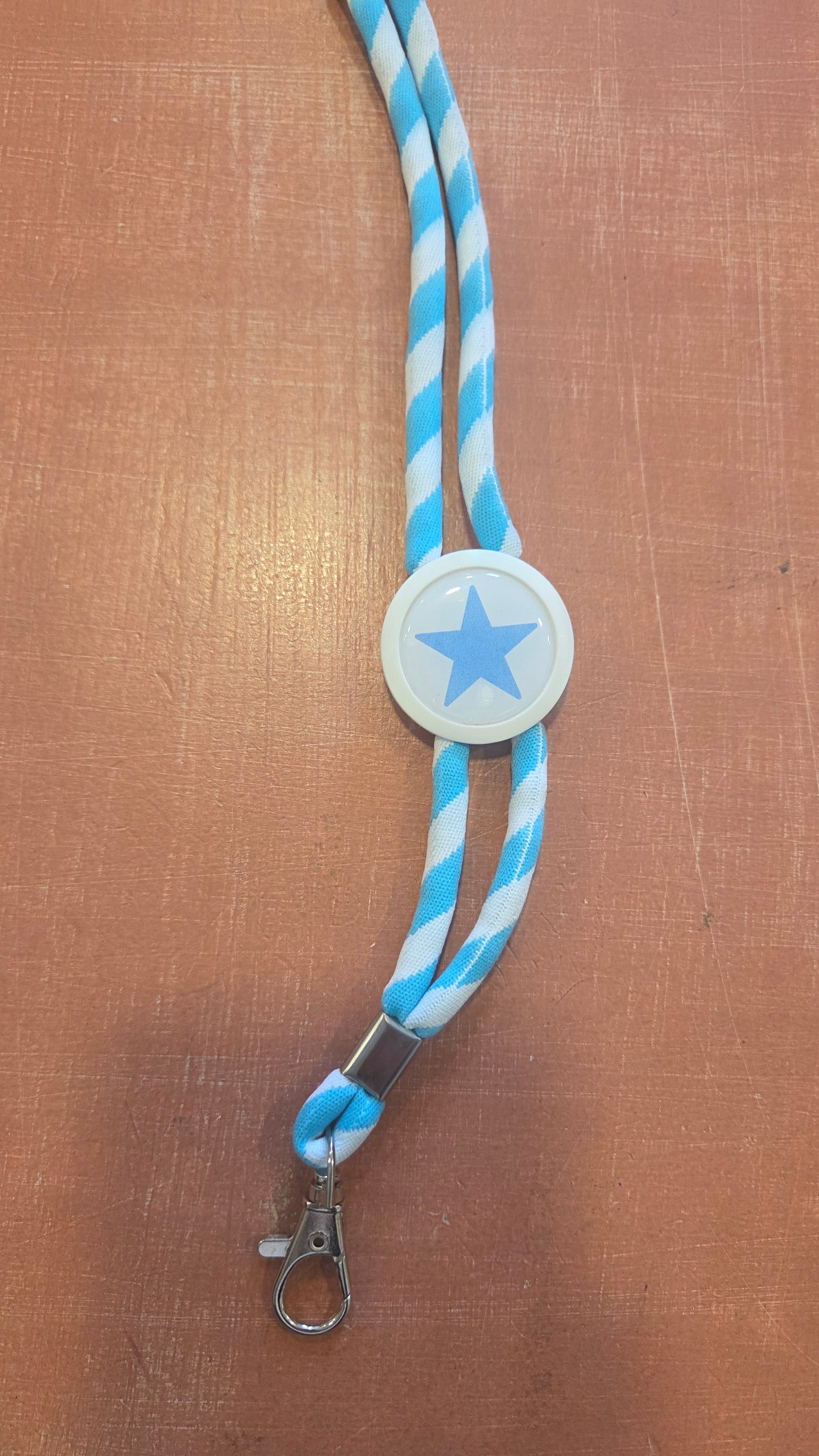 Fita/lanyard porta chaves ou cartões - Estrela