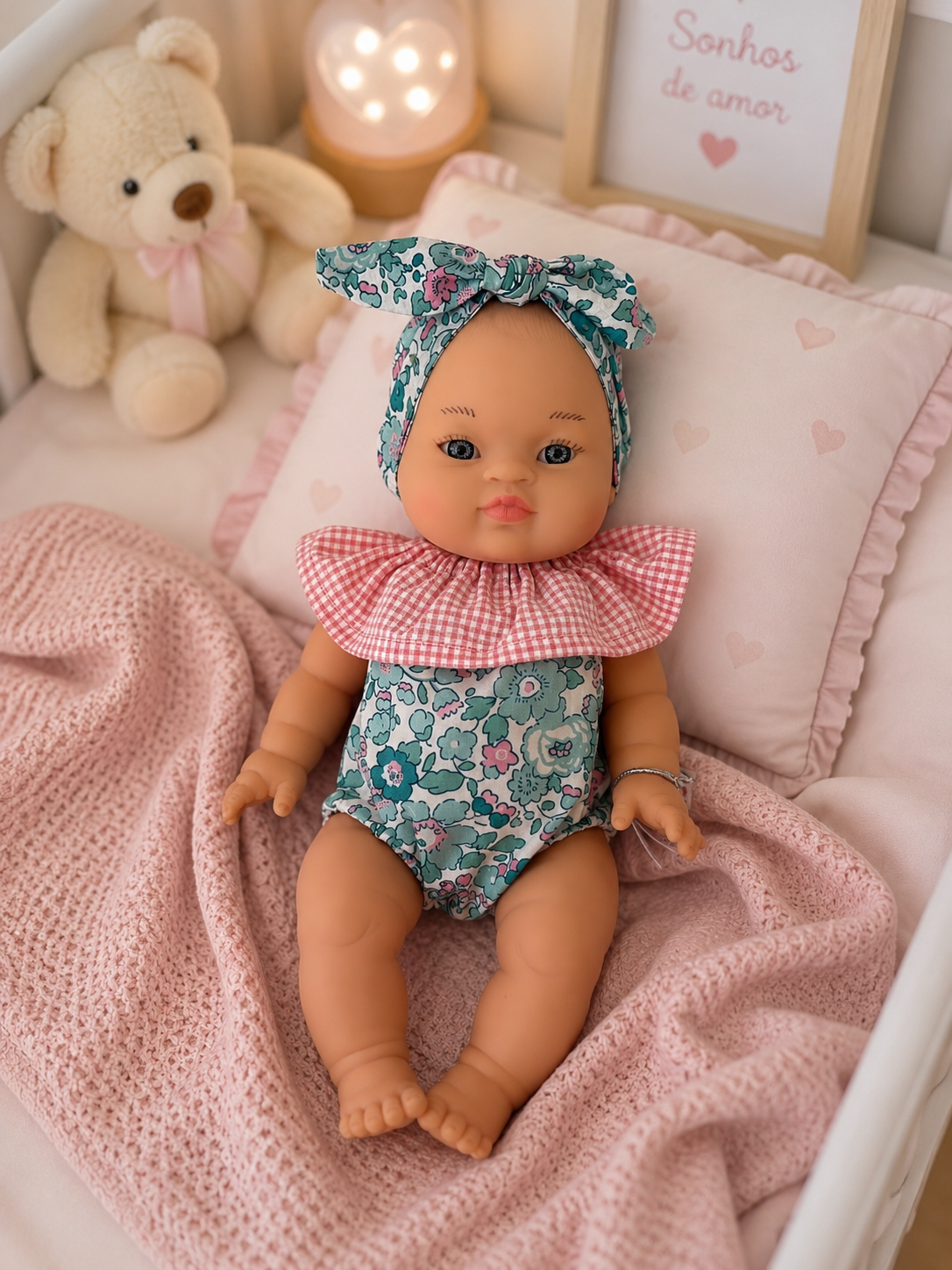 Boneca Gordis Europeia Olhos Azuis