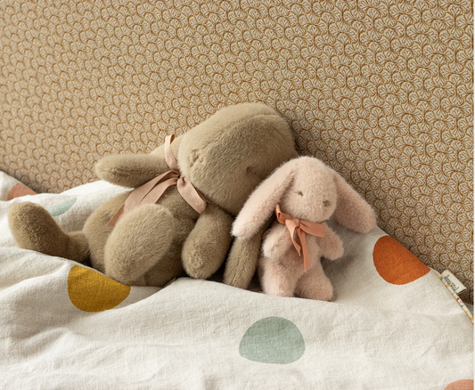 Coelho de peluche - Tamanho pequeno na cor  Castanho