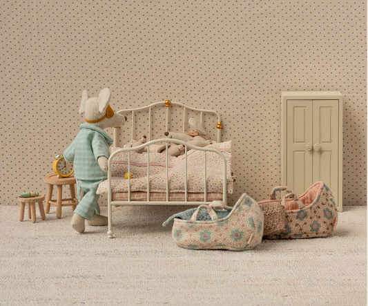 Cama vintage – Branco creme