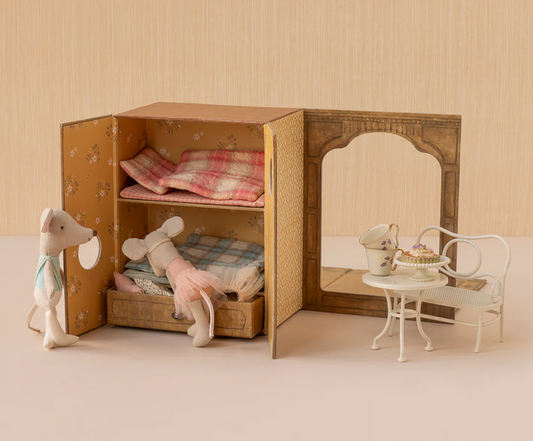 Ratinhos Bailarinos no Estúdio de Dança, Irmã e Irmão