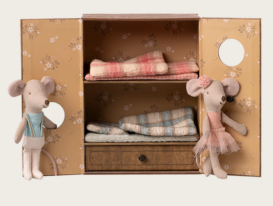 Ratinhos Bailarinos no Estúdio de Dança, Irmã e Irmão