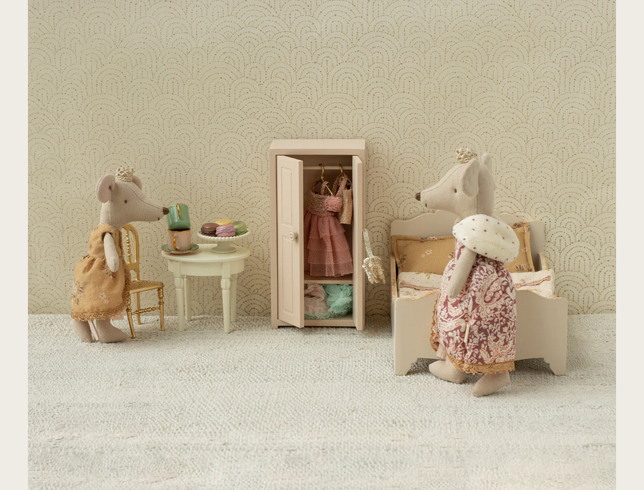 Ratinha rainha, Mãe - Queen Mum