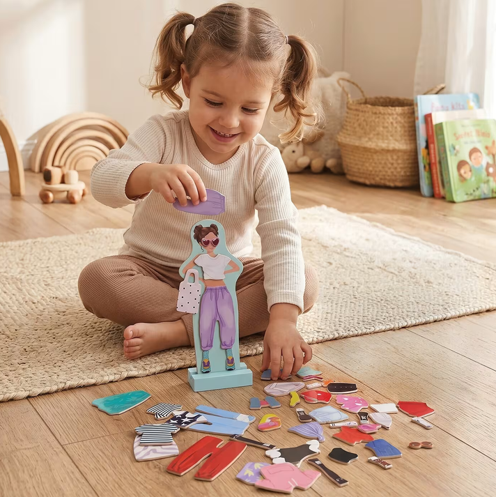 Magnectic box - Vestir a boneca