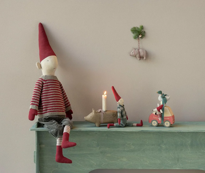 Ratinho de Natal - irmãzinha em caixa que serve de carrinho