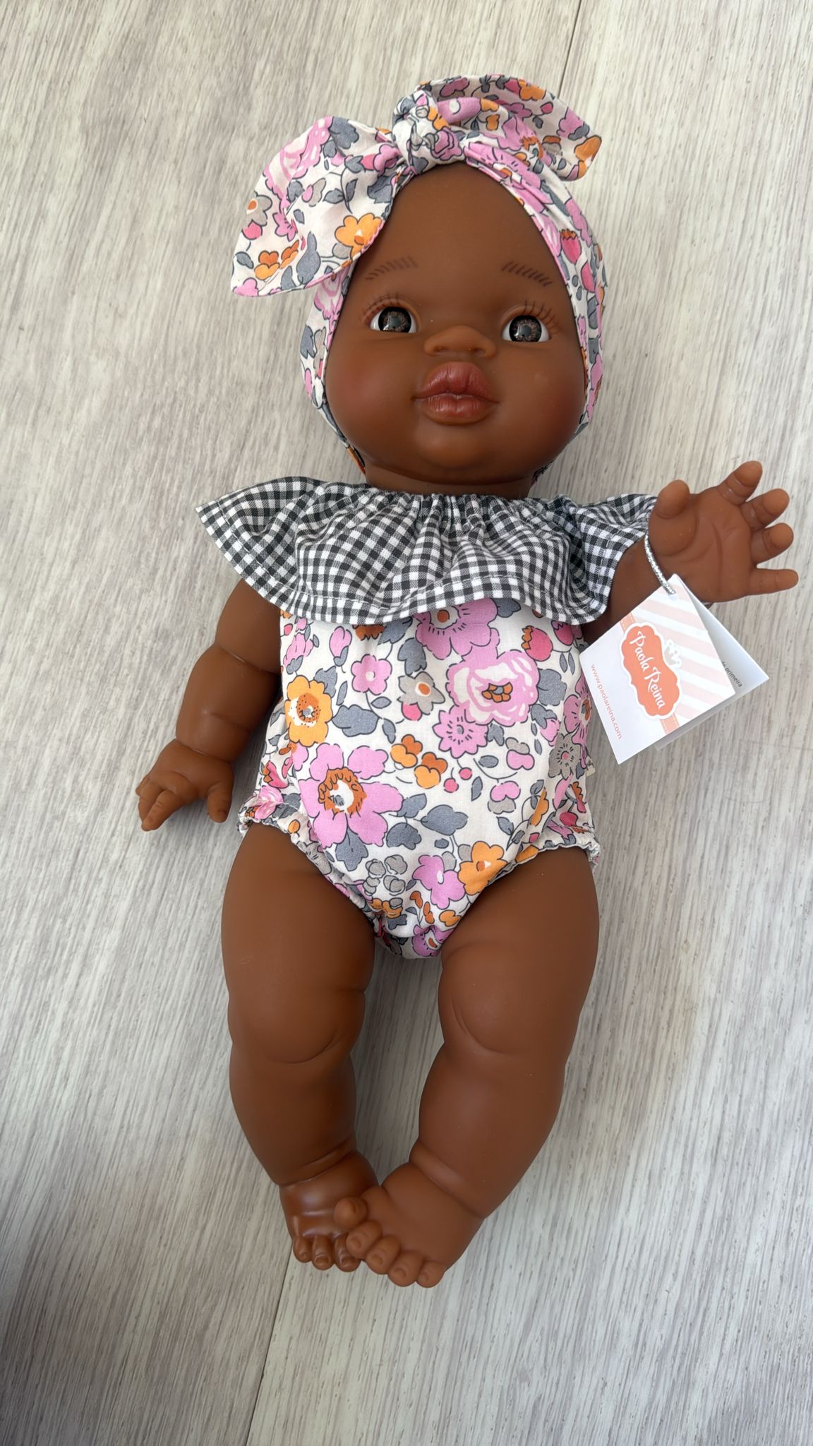 Boneca Gordis Asiática morena