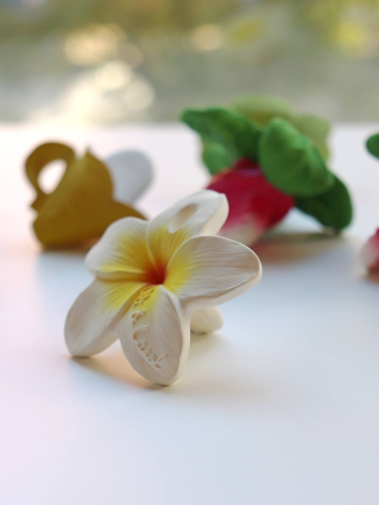 Mordedor -Oli&carol Hawaii, a Flor - branco