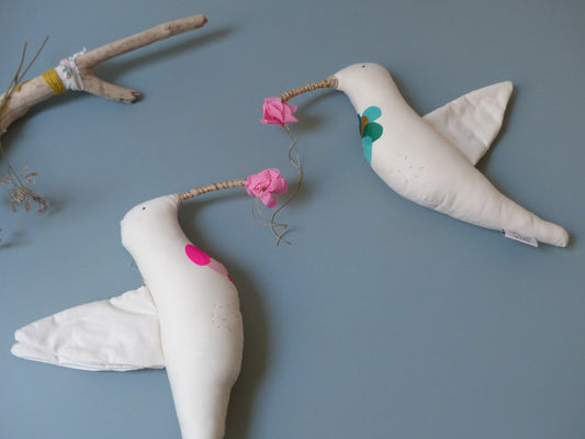 Adorable móvil colibrí