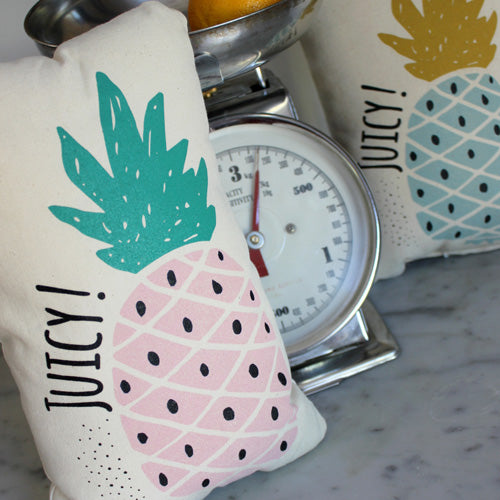 Almohada musical - piña rosa